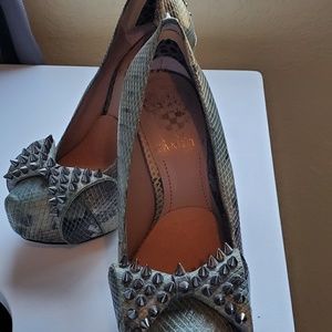 Size 4 Vince camuto